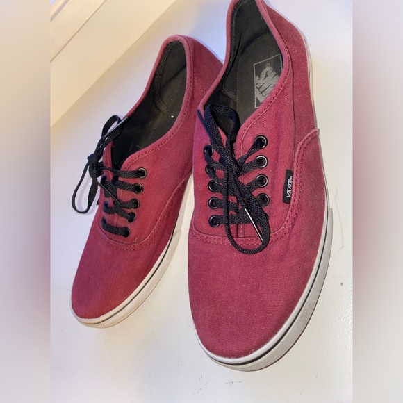 VANS BURGUNDY AUTHENTIC SHOES - UNISEX SKATER (MENS 7.5 / WOMENS 9) - Picture 3 of 7